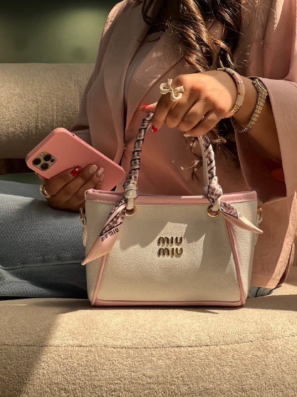 کیف دستی و دوشی MIU MIU با اسکارف تزئینی