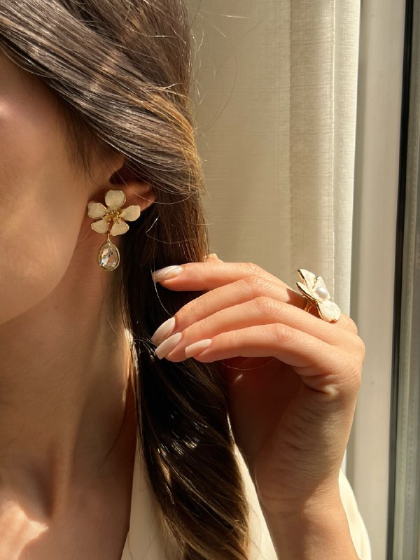 گوشواره گل میناکاری نگیندار