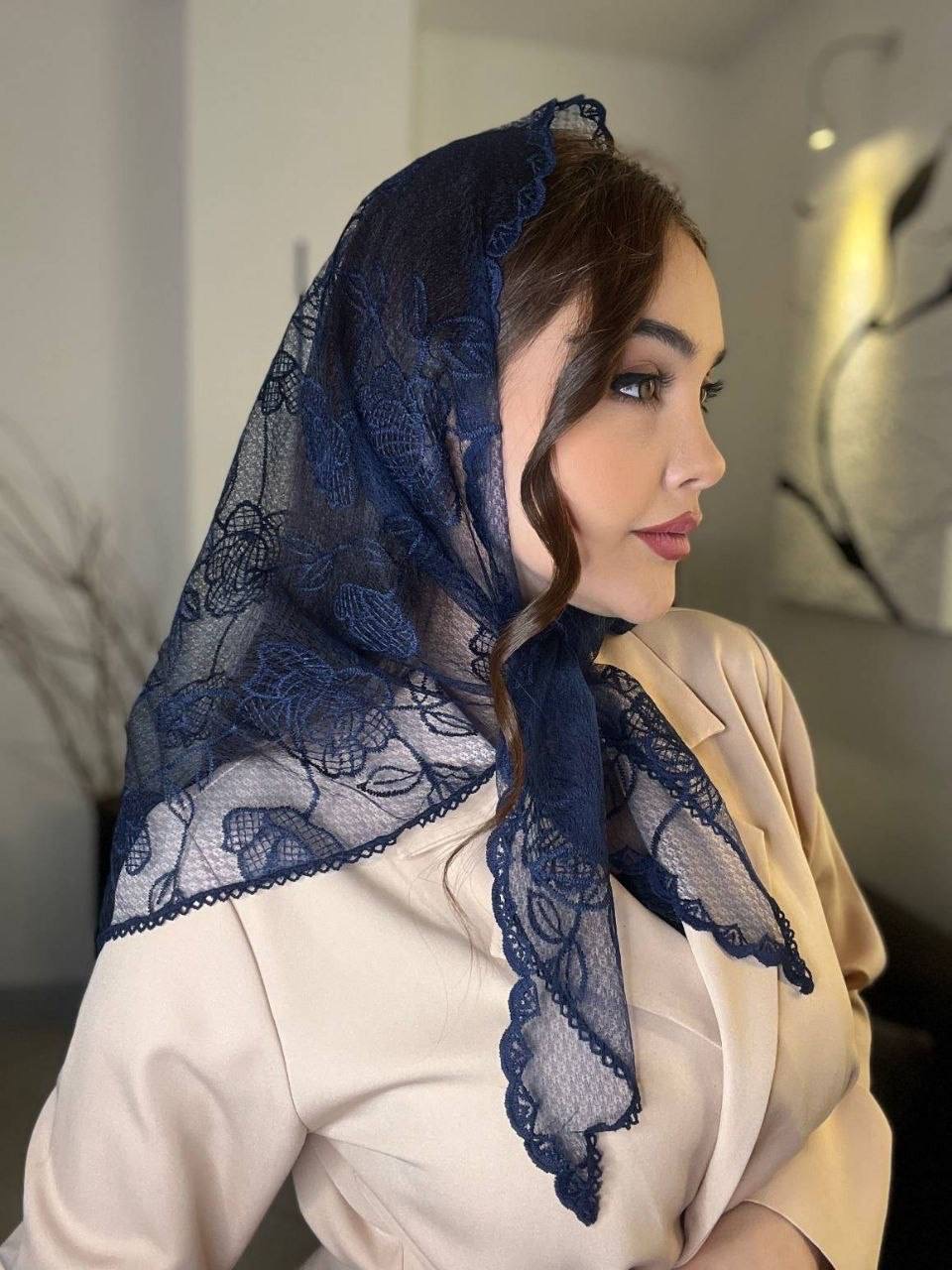 روسری دانتل سه گوش گل درشت