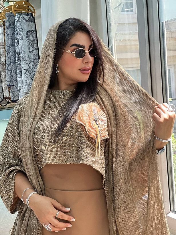 ست پیراهن و پانچ زنانه