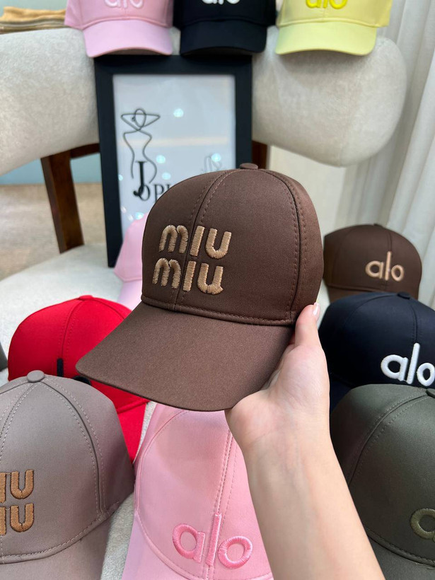 کلاه کپ miu miu