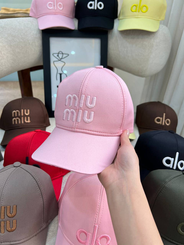 کلاه کپ miu miu