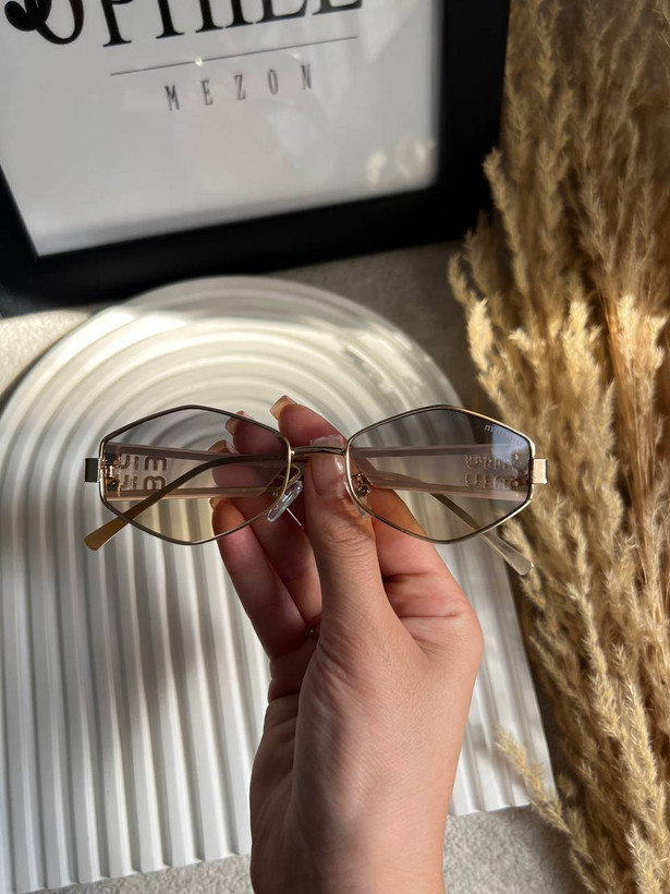 عینک آفتابی miu miu