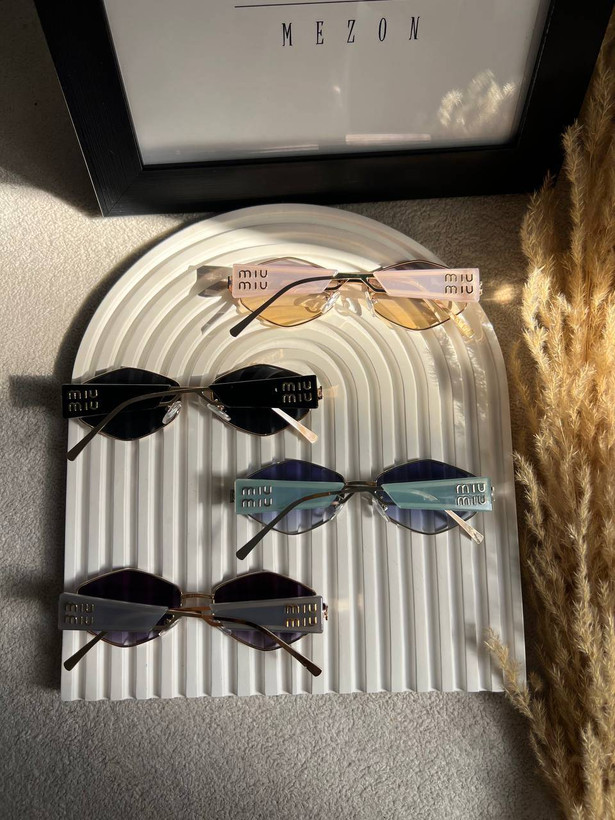 عینک آفتابی miu miu