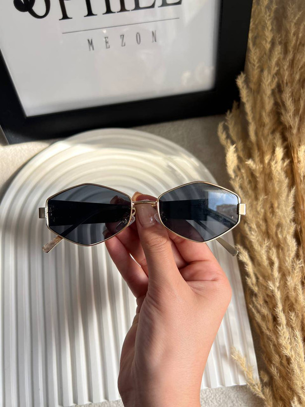 عینک آفتابی miu miu