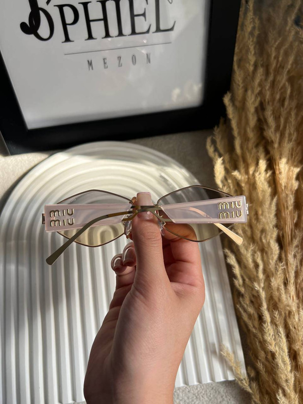 عینک آفتابی miu miu