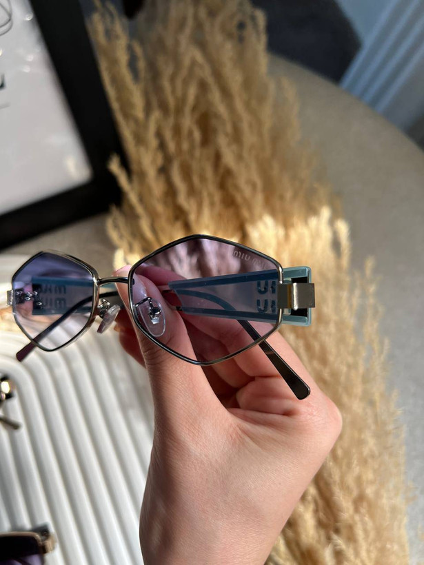 عینک آفتابی miu miu