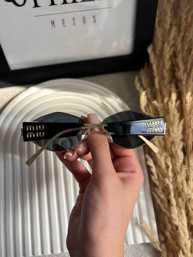 عینک آفتابی miu miu