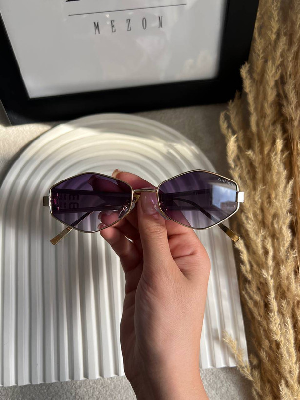 عینک آفتابی miu miu