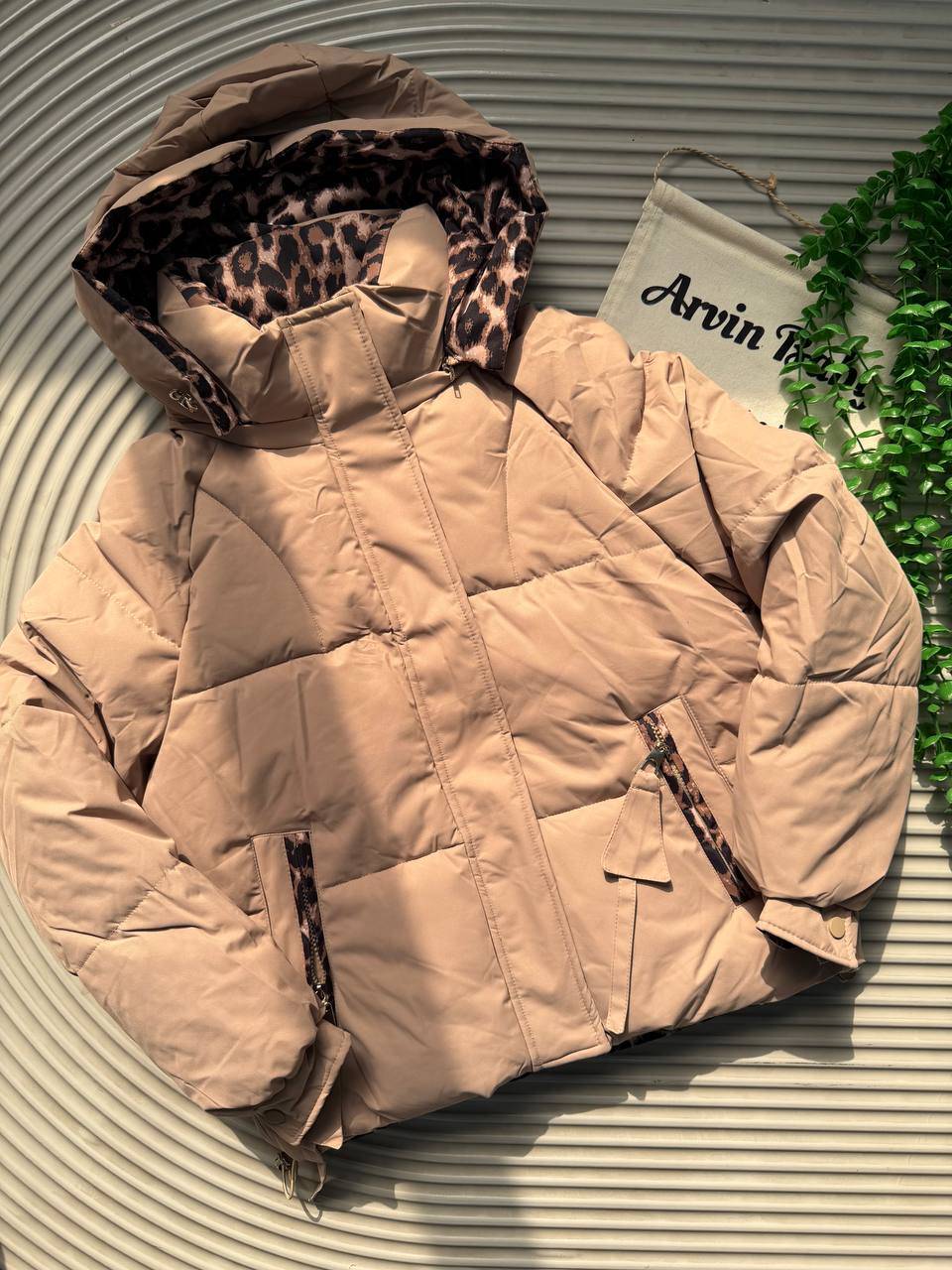 کاپشن پفی Leopra